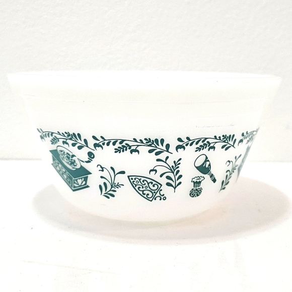 Vintage Federal Milk Glass Scandinavian Turquoise American Homestead Mixing Bowl - Picture 3 of 10